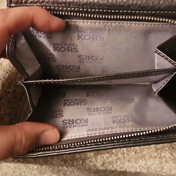Michael Kors Silver Wallet - Picture 5 of 9